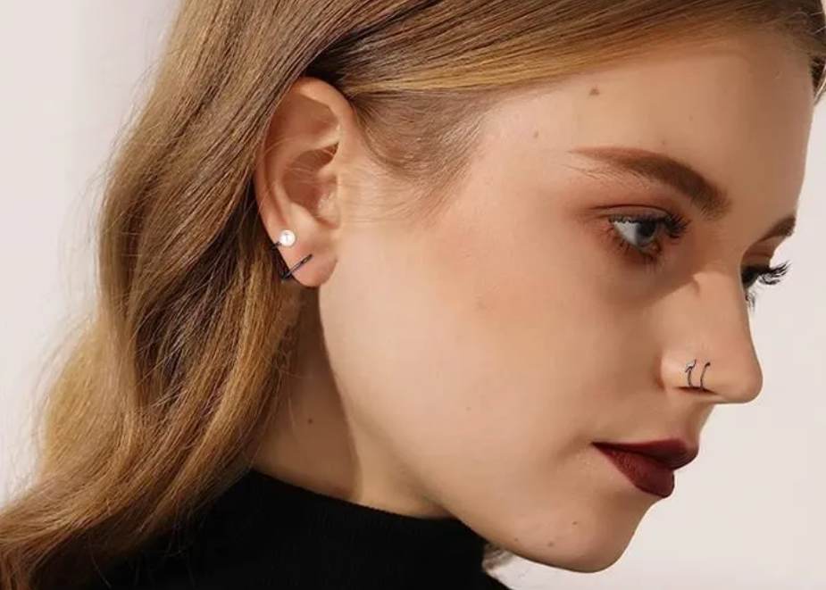 Comment mettre un piercing au nez en spiral ? Agate Piercing
