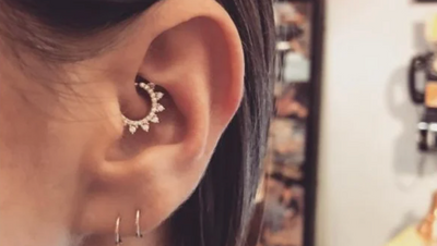 Comment choisir le bon bijou après un piercing en bijouterie