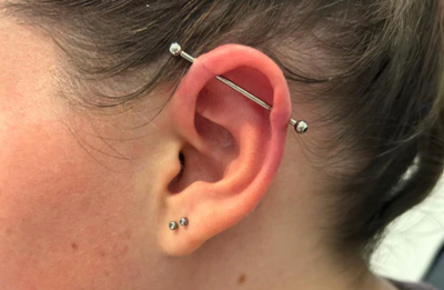 Comment dormir avec un piercing industriel ?