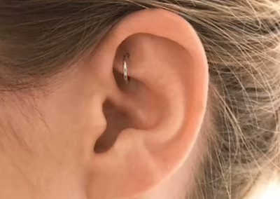 Comment nettoyer le piercing rook ?